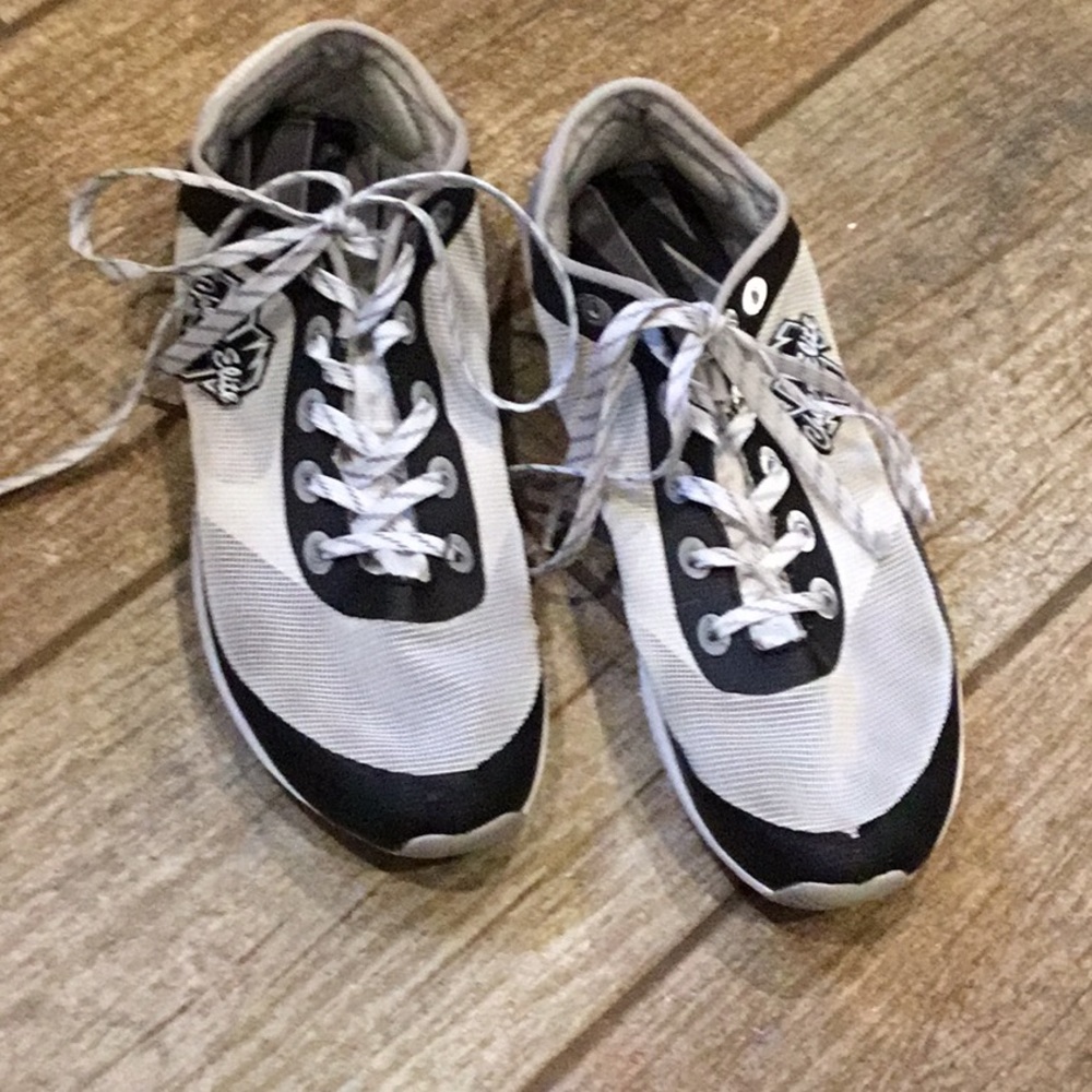 Varsity Ascend Midwest Cheer Shoe- Size 7